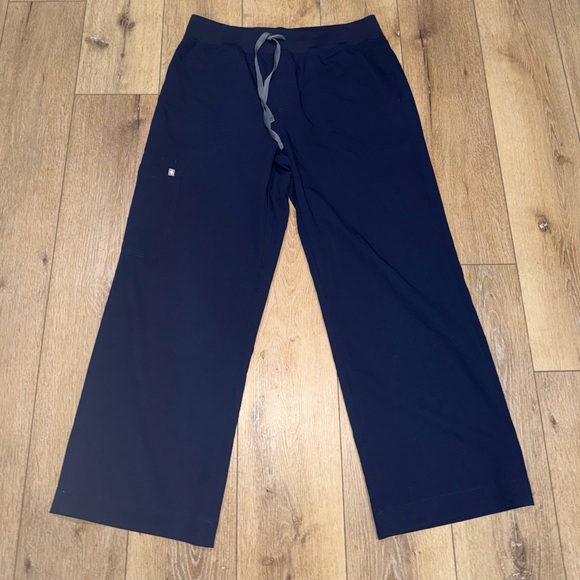 Figs Pants - FIGS Isabel High-Waisted Wide-Leg Scrub Pants Navy Women’s size XL Petite